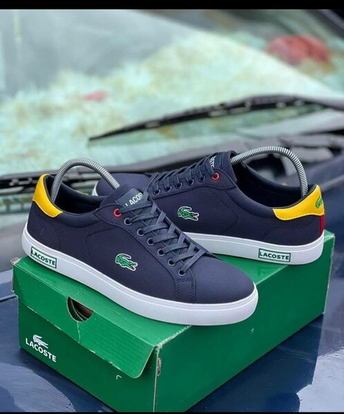 Chaussures Lacoste Homme