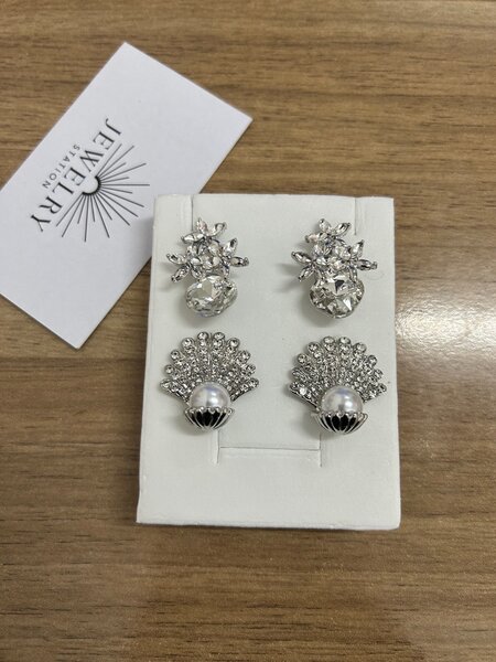 Zirconia earrings