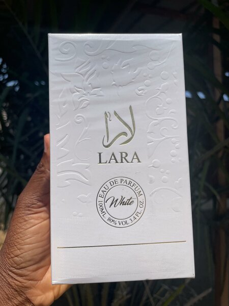Parfum LARA White