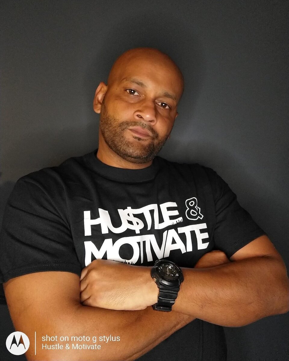 Hustle and motivate t-shirts k140