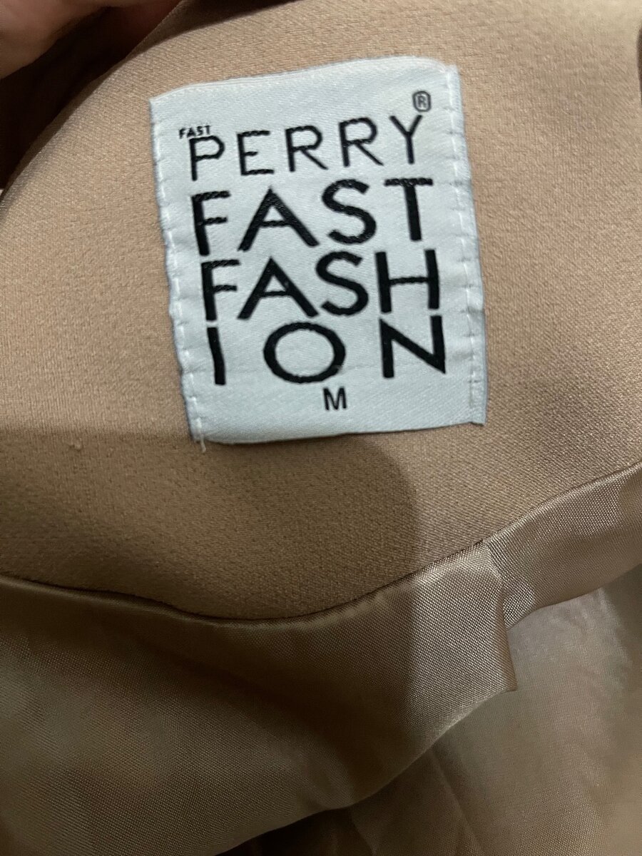 Бежевый пиджак в размере М