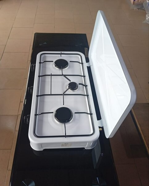 Cuisinier  trois foyers