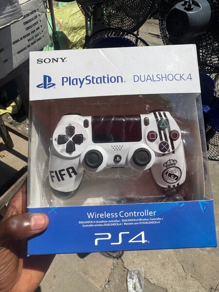 Manette PS4 DualShock 4 FIFA