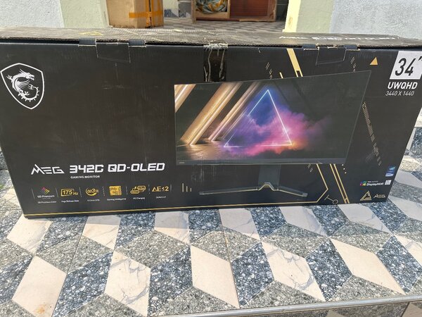 MSI MEG 34-inches OLED MONITOR