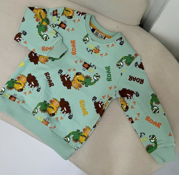  кофта с интересным принтом