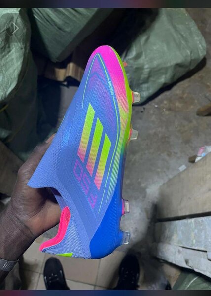 Chaussures de Football F50