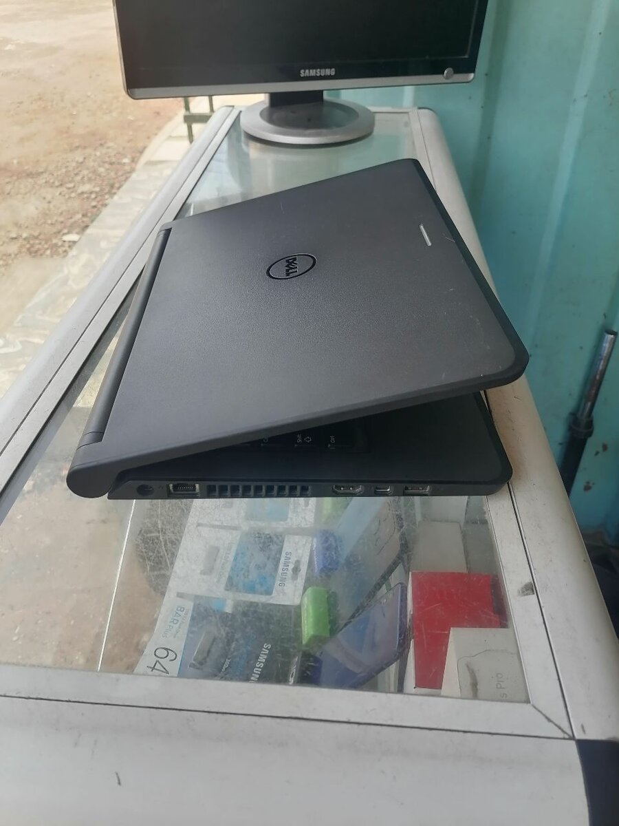 Dell latitude 3350