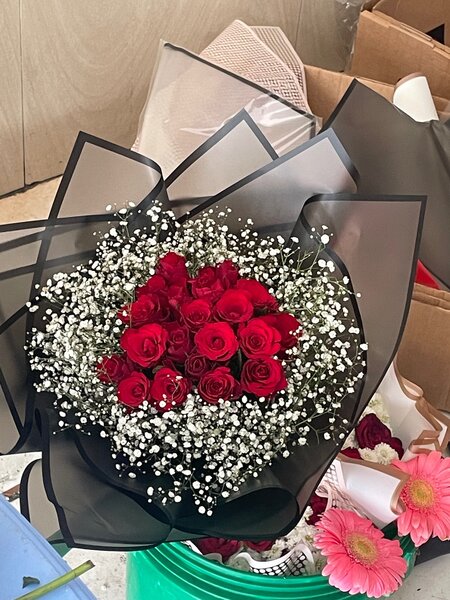 Valentine Red Roses Bouquets