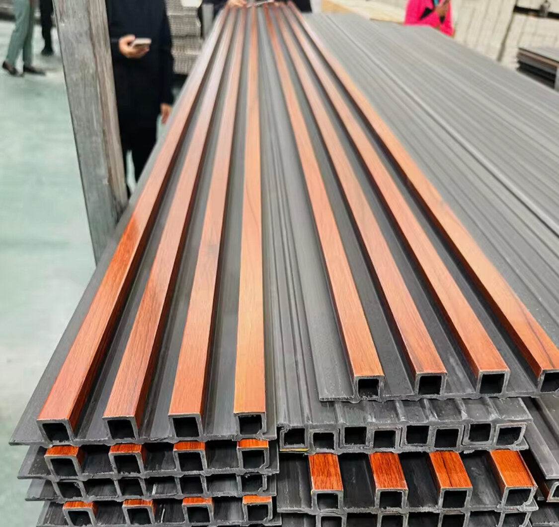 Panneaux muraux décoratifs intérieurs en bois