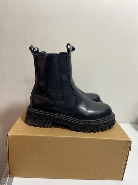 Челси, надевали 1 раз