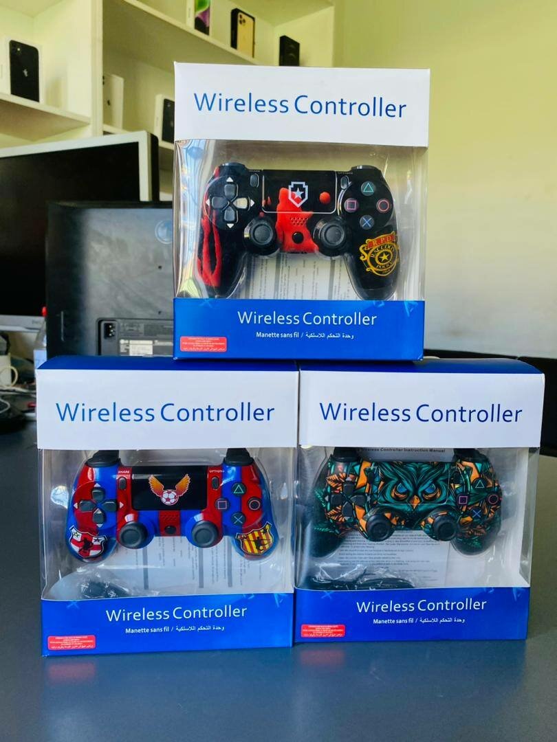 Wireless game controller