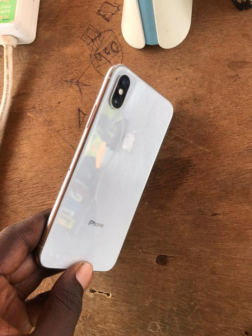 iPhone X 64Gb