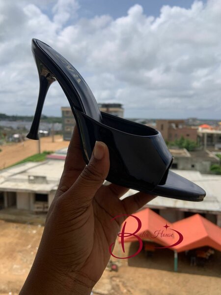 Sandales à talons ouverts