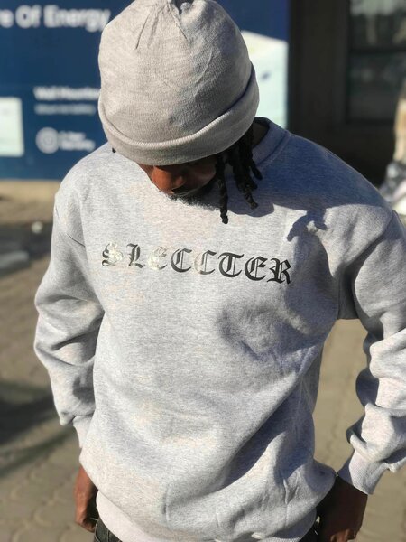 grey hooded sweatshirt