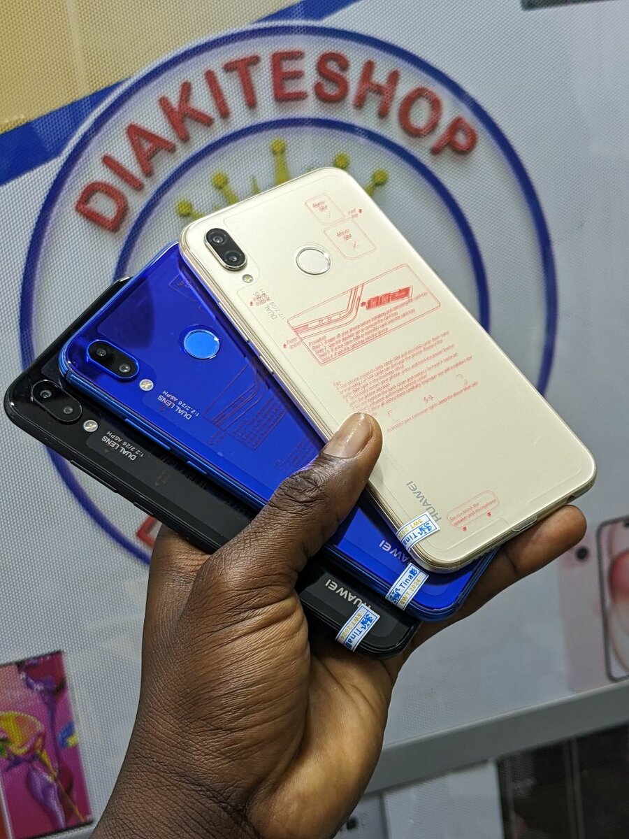 HUAWEI P20 LITE (128GB-6RAM) QUASI NEUF