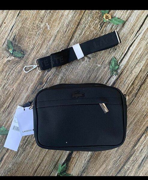 Sacoche Lacoste Homme Élégante