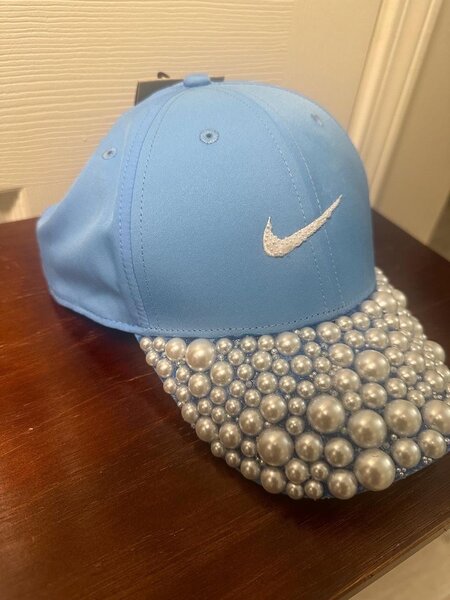 Casquette personnalisée strass