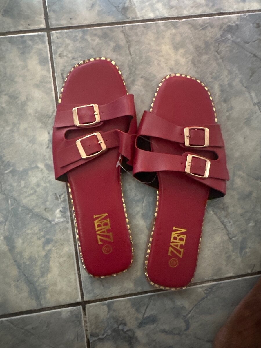 Sandales en cuir ajustables