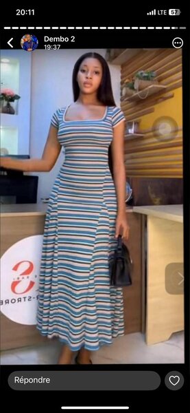 Robe Longue Rayée Élégante