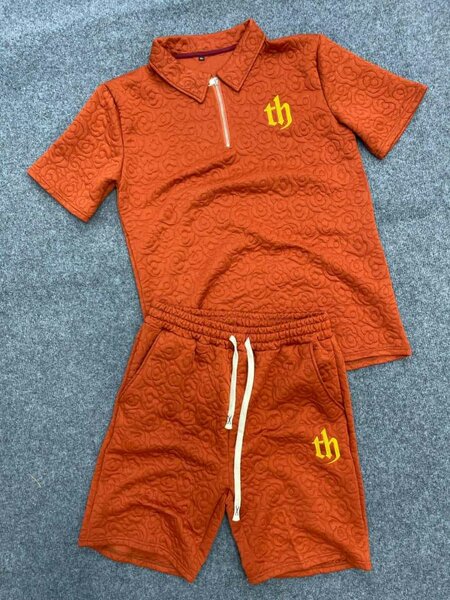 MEN'S CLOTHING BOTH TOP AND DOWN