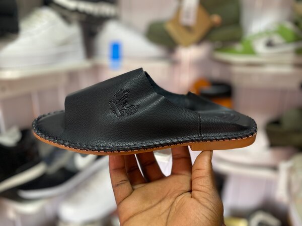 Sandales en cuir noir