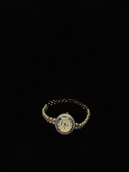 Кварцевые часы с жемчугом