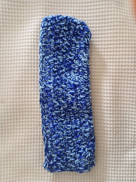 Trousse en crochet bleu