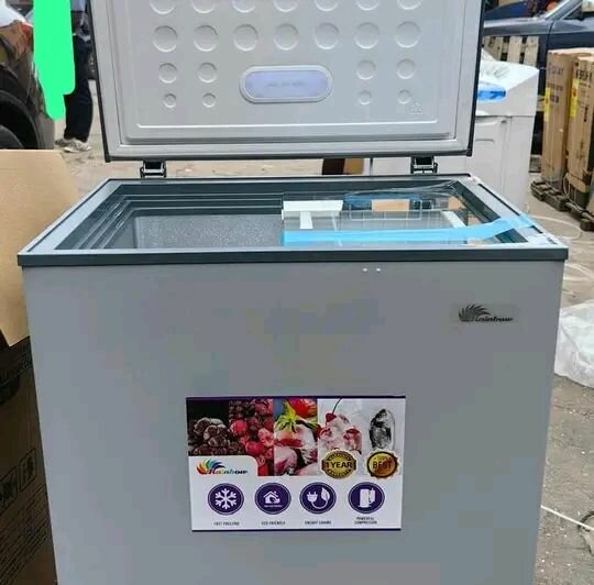 Rainbow 172 chest freezer Size 145Liters
