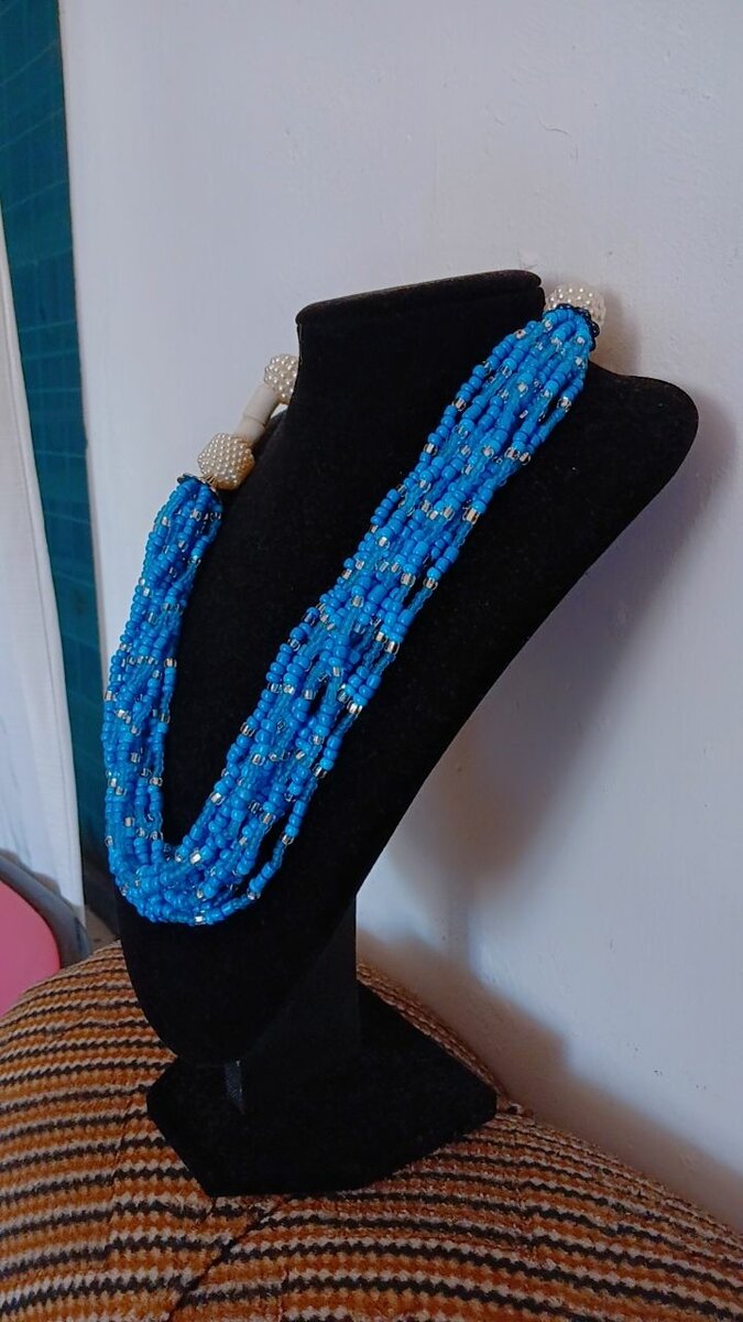 Bead necklace