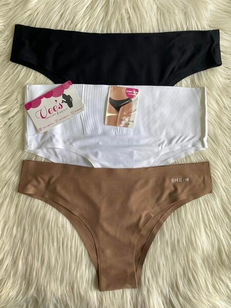 Strings et culottes pour femmes