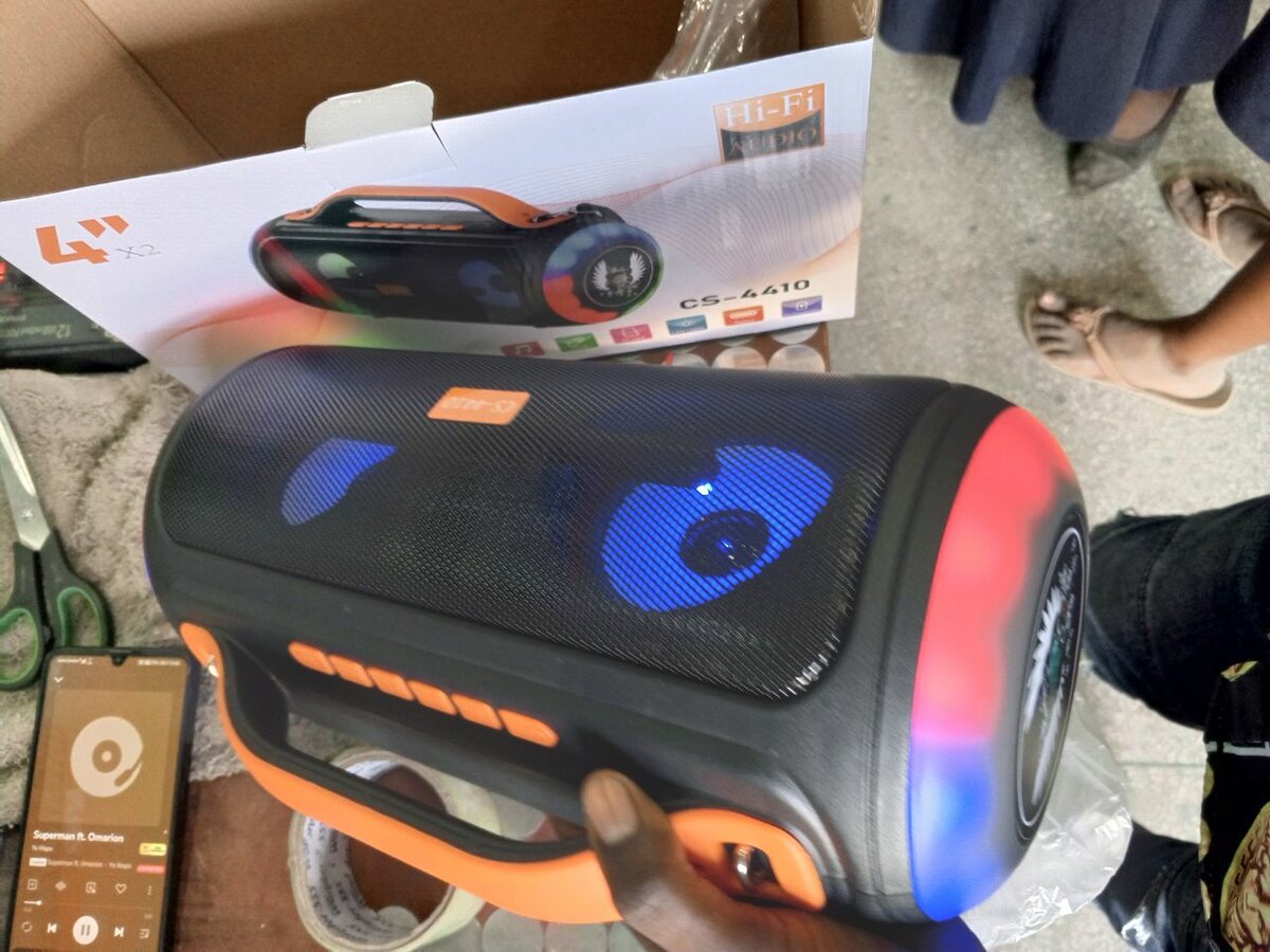 Rechargeable wireless speaker