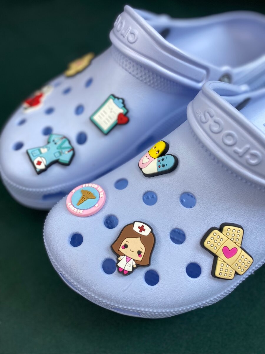 ICONIC CLASSIC CROCS