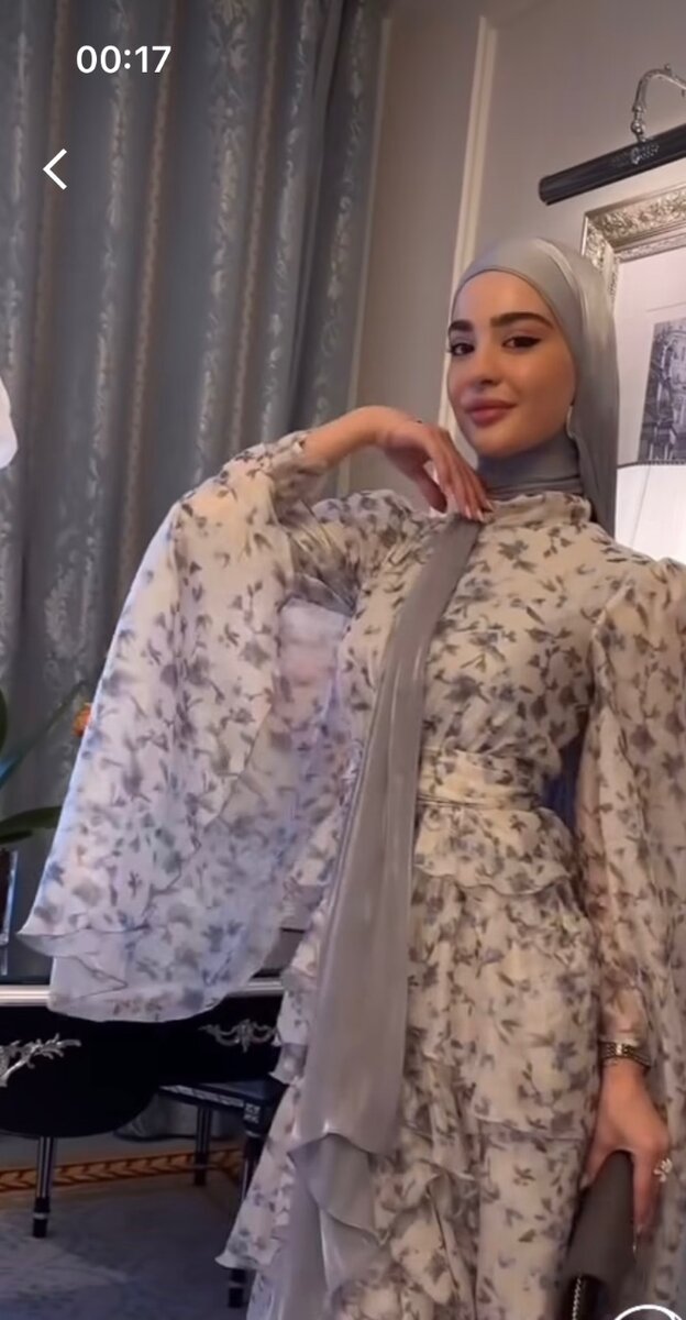 Товар новый очень хороший платья просто класс супер удобное