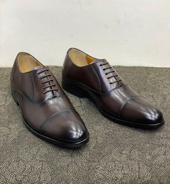 Chaussures pour hommes marron foncé
