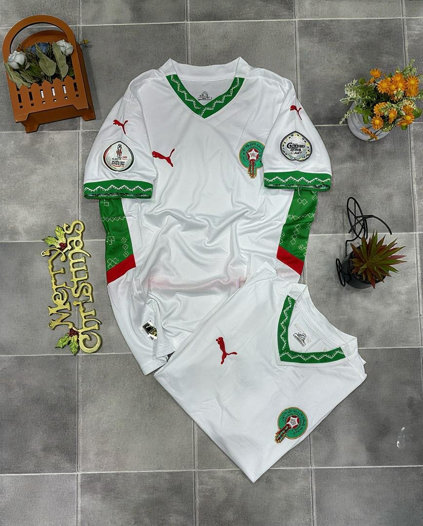 Maillot de football blanc vert