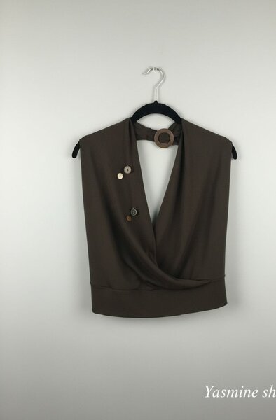 Élégant haut marron sans manches