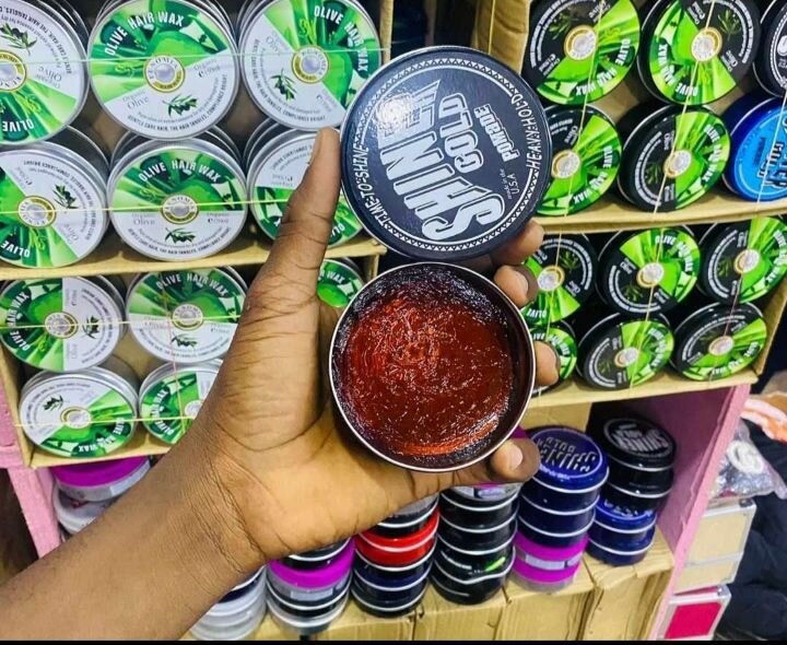 Cire capillaire brillante