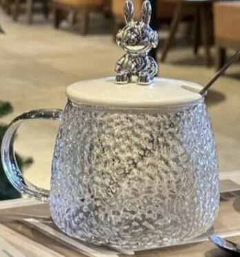 Tasses à café en verre avec couvercles