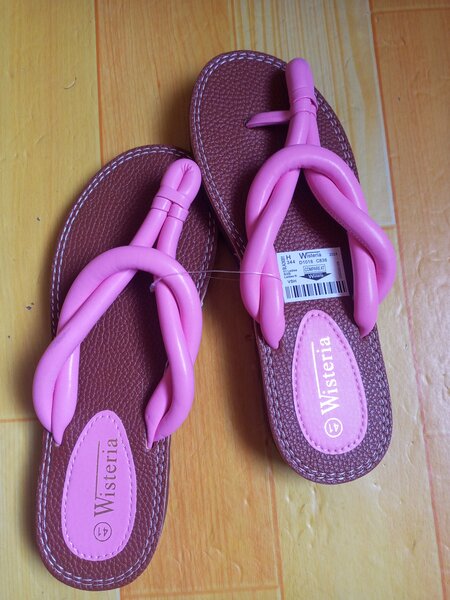 Ladies slippers