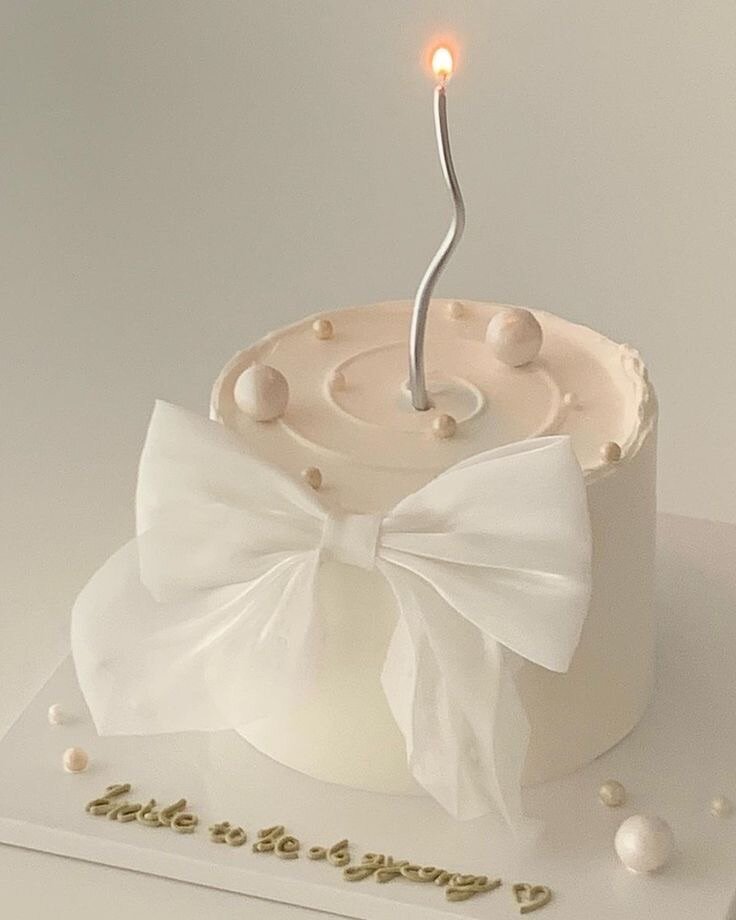 Elegant Birthday Cake Set