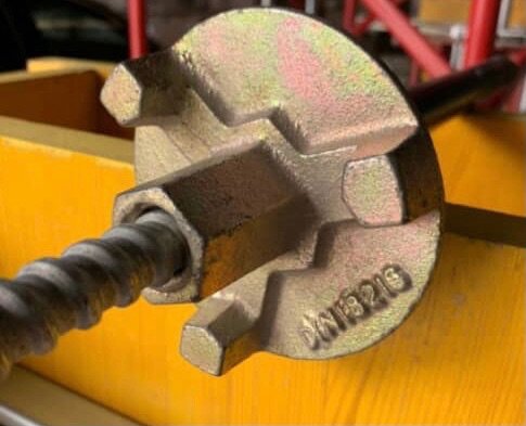 Écrous de serrage pour coffrage