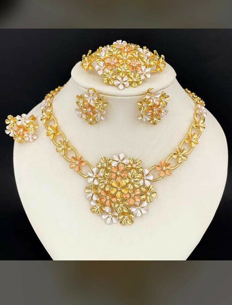 Parure Florale Éclatante