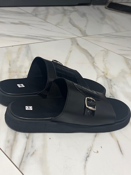 Sandales noires élégantes