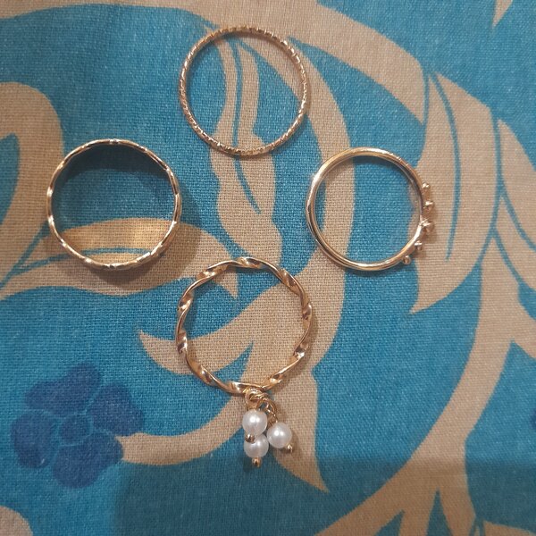 4pc set of Bohemian Rings