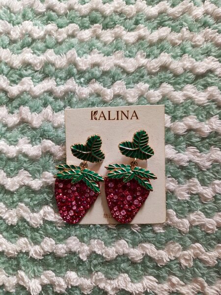 Quality earings 30 cedis each