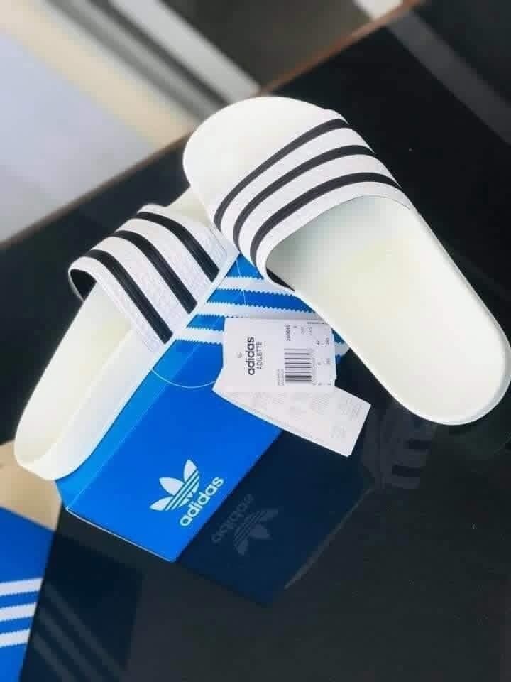 Adidas Claquettes Iconiques