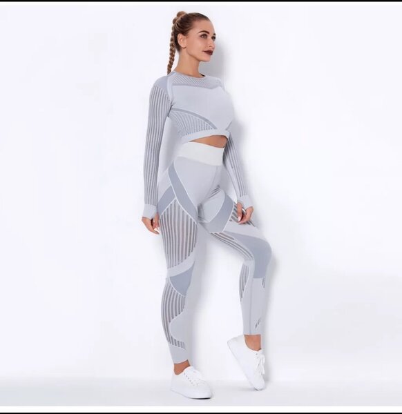 Фитнес костюм