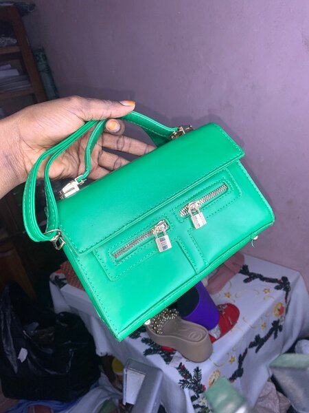 Sac à main vert élégant