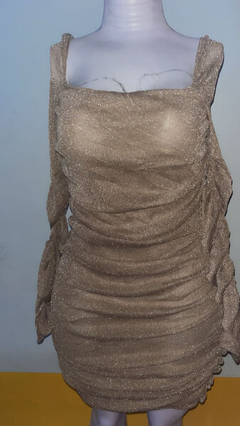 Robe moulante élégante femme