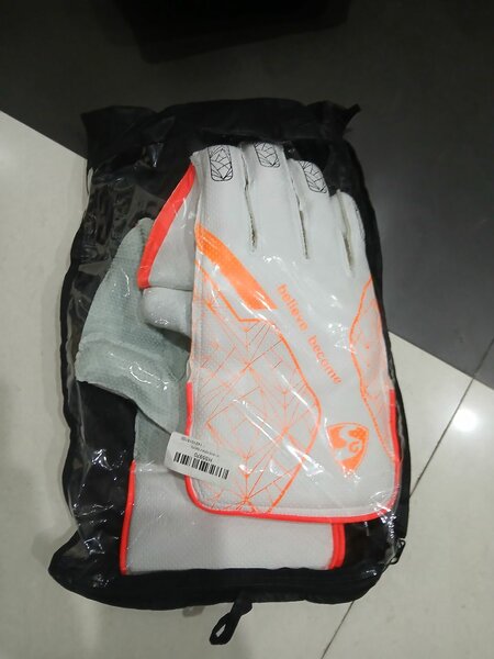 hard ball keeping gloves